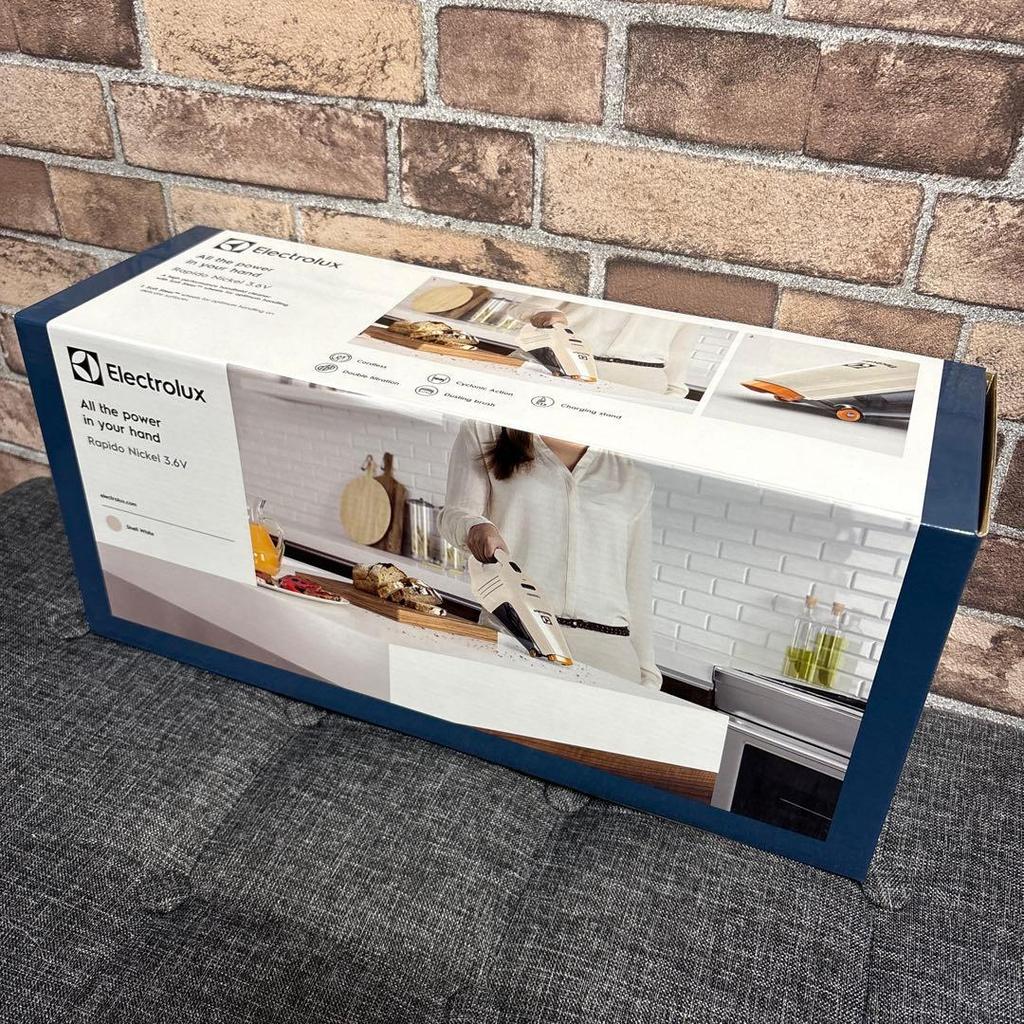 【Direct from Japan】[สินค้าใหม่ ยังไม่ได้แกะกล่อง] เครื่องดูดฝุ่นพกพา ZB5203SW【Japan Exclusive】