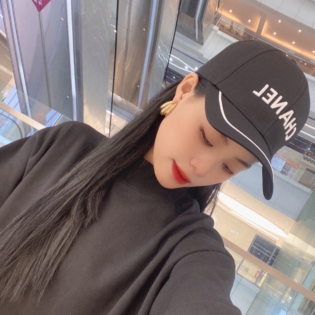 LV333 หมวกถักปัก Big C สีดําสีขาว