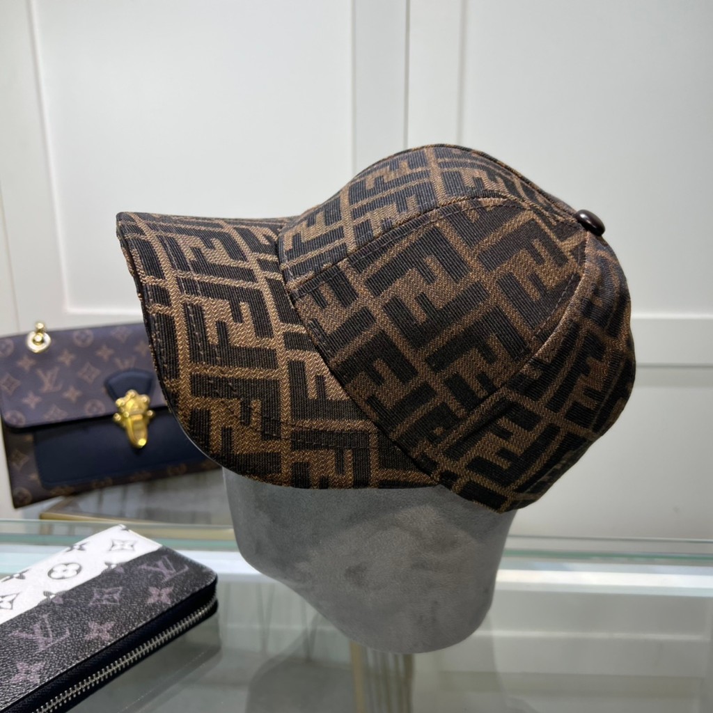 Burberry777 หมวกเบสบอลปัก Double BB สีดํา