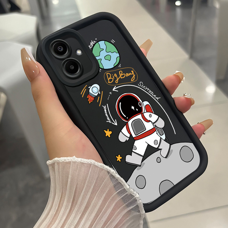 เคสสำหรับ Samsung A06 4G เคสโทรศัพท์มนุษย์อวกาศสามสีซิลิโคนกันกระแทก