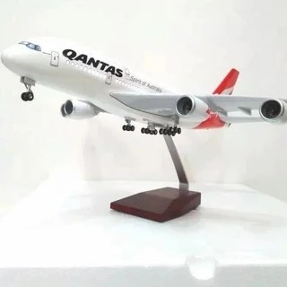 QANTAS airbus A380 เครื่องบินจิ๋ว (จัมโบ้)
