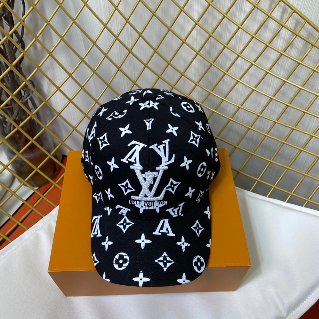 หมวกเบสบอลป้ายดาวขาว LV888