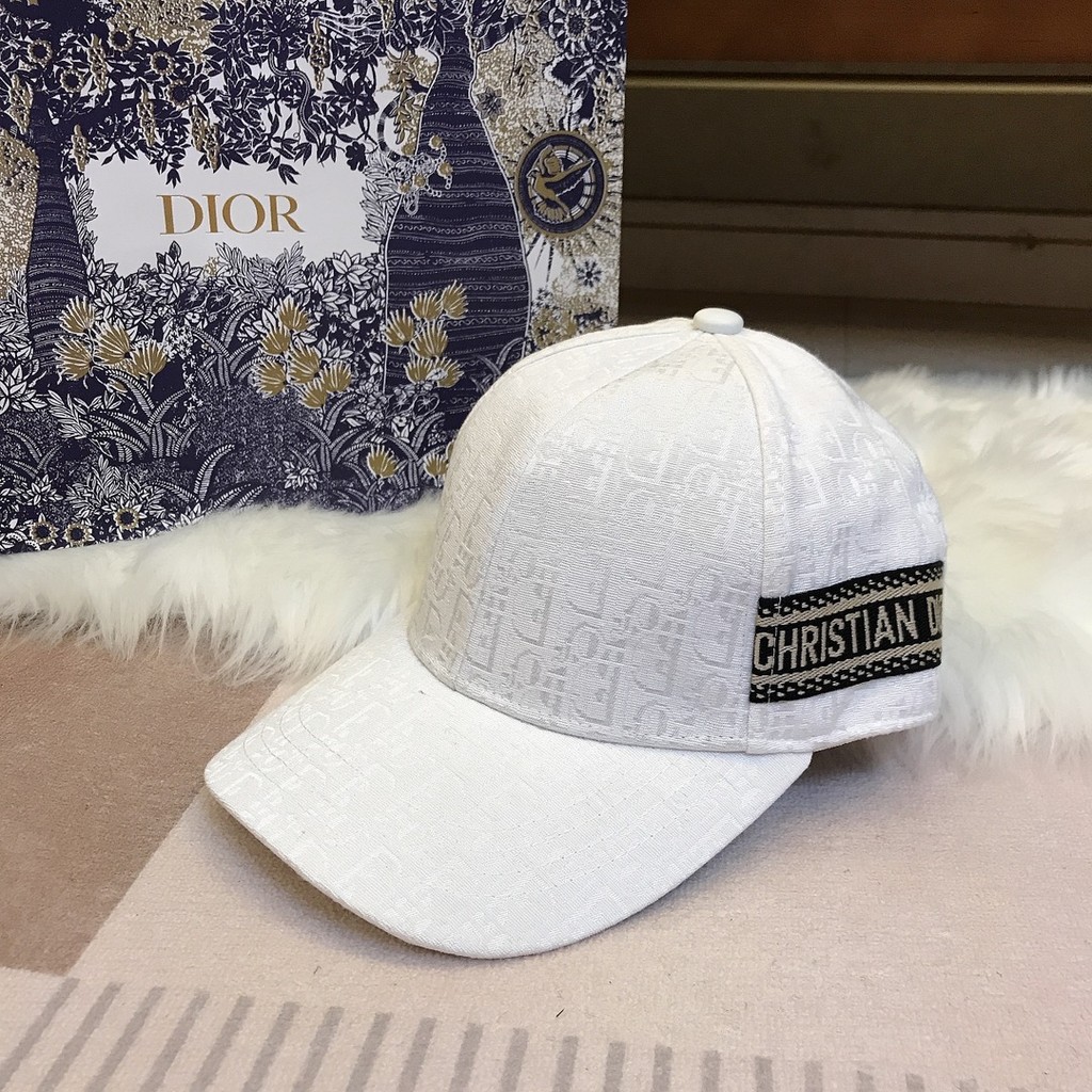 Maison Margiela หมวกถักลายตัวเลขสีดำและขาว