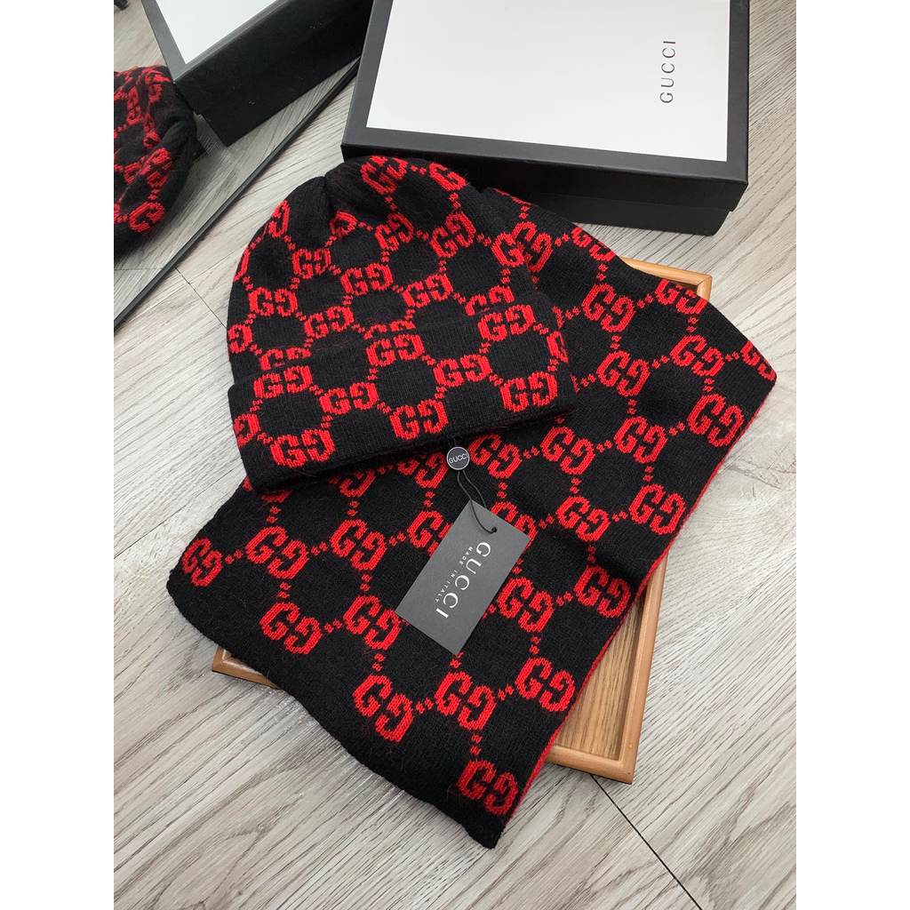 LV555 สีดําสีขาวคลาสสิกโลโก้หมวกเบสบอลแนวโน้มแฟชั่น Unisex Universal