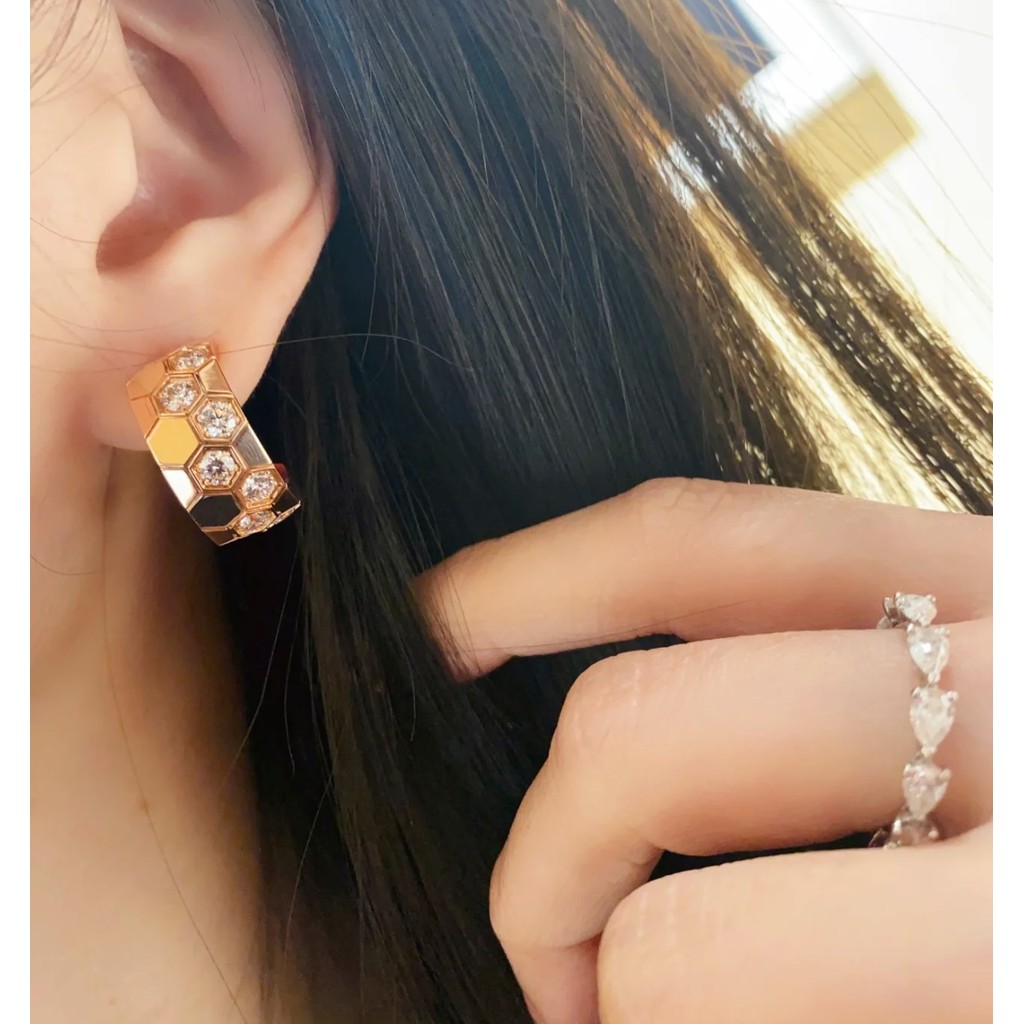 ต่างหูรังผึ้งแกะสลักรุ่นกว้าง Mijin Plated Shangmei