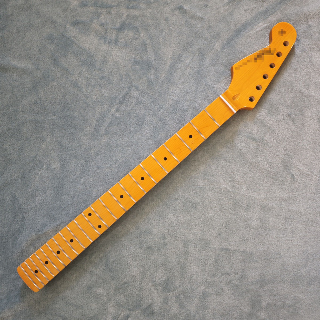 มือซ้ายเมเปิ้ลกีตาร์ไฟฟ้าคอเปลี่ยน 22 Frets Maple Fretboard ST สไตล์ Black Dot Inlay สีเหลือง Glossy