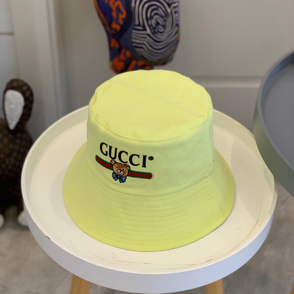 FENDI444 หมวกเบสบอลลายสีขาวฤดูร้อนครีมกันแดดแนวโน้มแฟชั่น