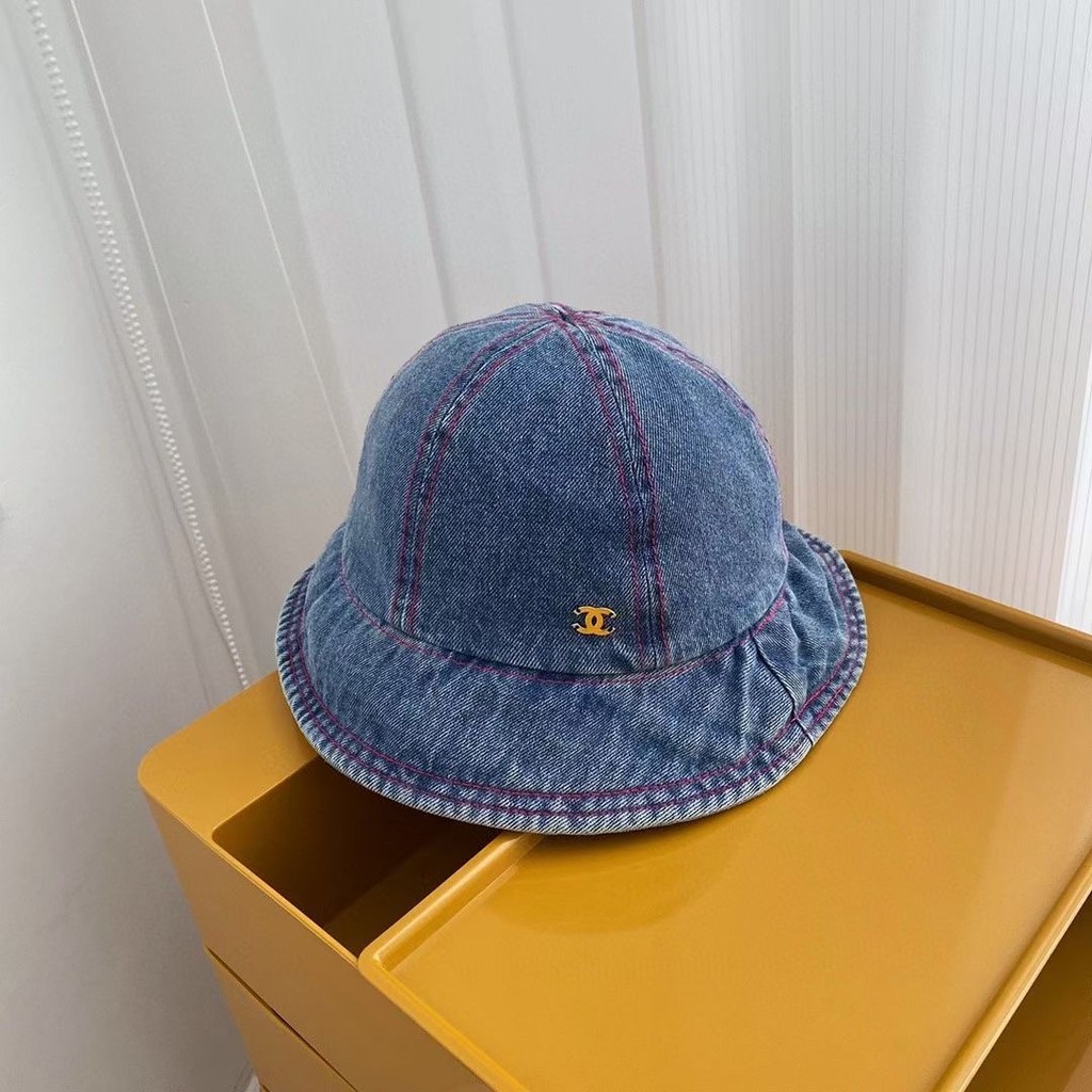 FENDI999FF โลโก้ใหญ่ถักหมวกสีน้ําตาลเข้มสีส้มแฟชั่น Street สไตล์เหมาะสําหรับผู้ชายผู้หญิงฤดูใบไม้ผลิ