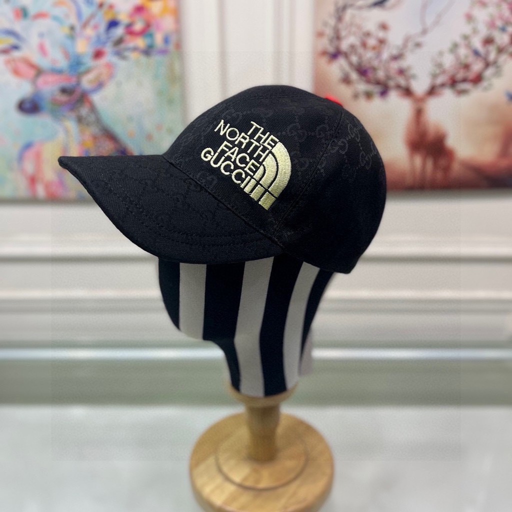 หมวกเบสบอล Burberry777 Classic TB Badge Check