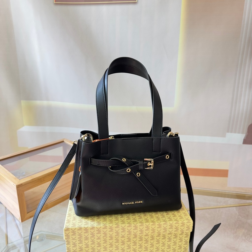 กระเป๋าถือ Tote Bag Full of Beautiful Detail Design