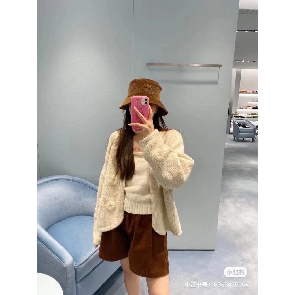 GUCCI44 หมวกเบสบอลปักลาย GG สีดํา 333