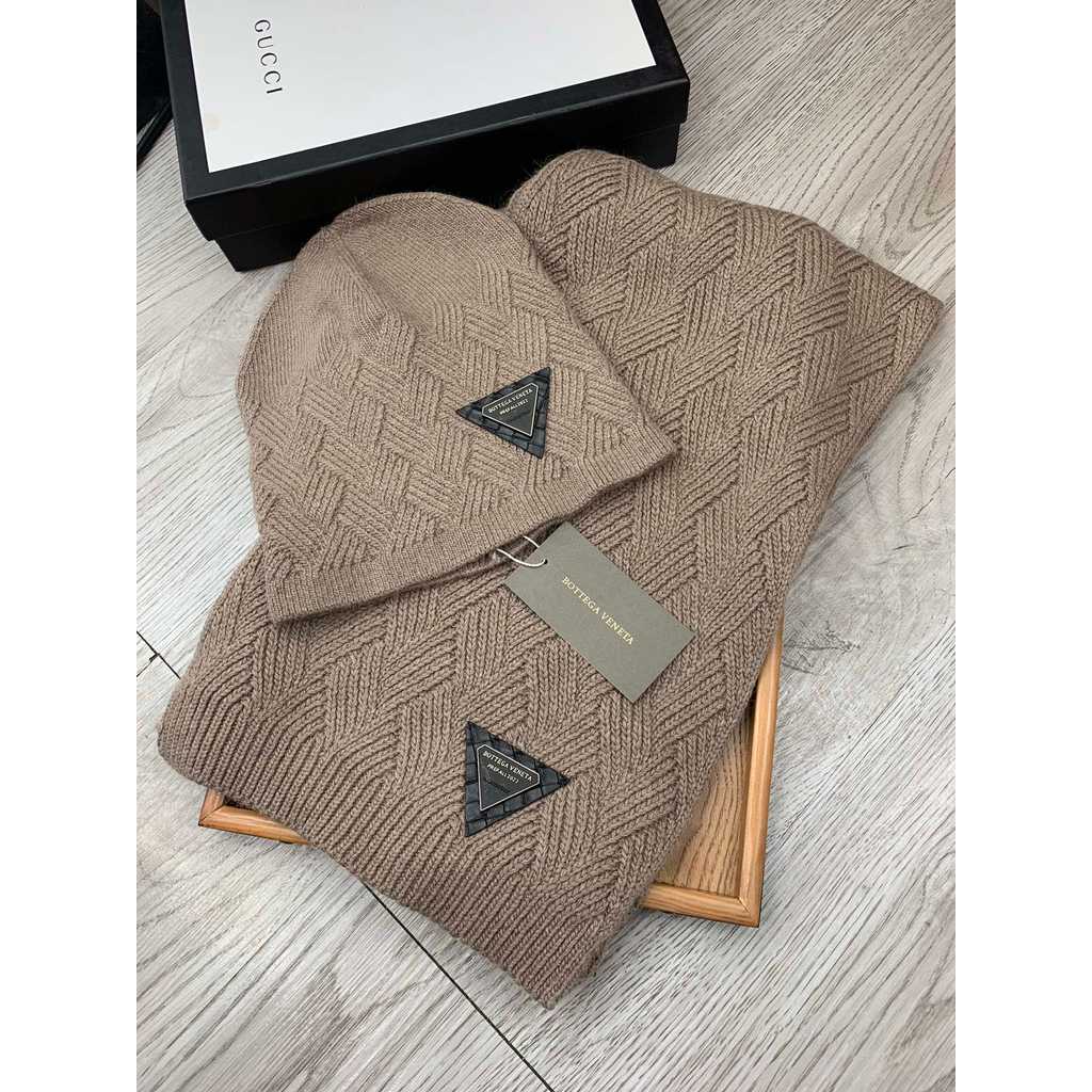 PRADA666 All-Match Fashion Black White Triangle Mark Baseball Cap