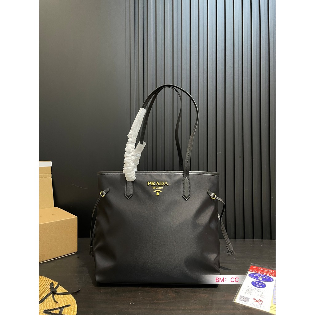 Tote Bag Fashion Trend Matching