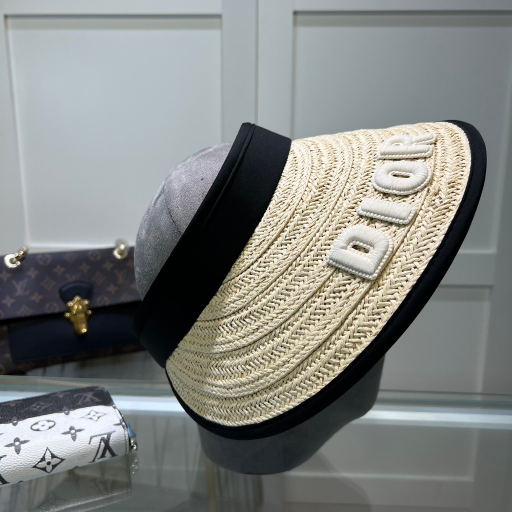 GUCCI666 หมวกเบสบอลลาย GG All-Match Beige Classic