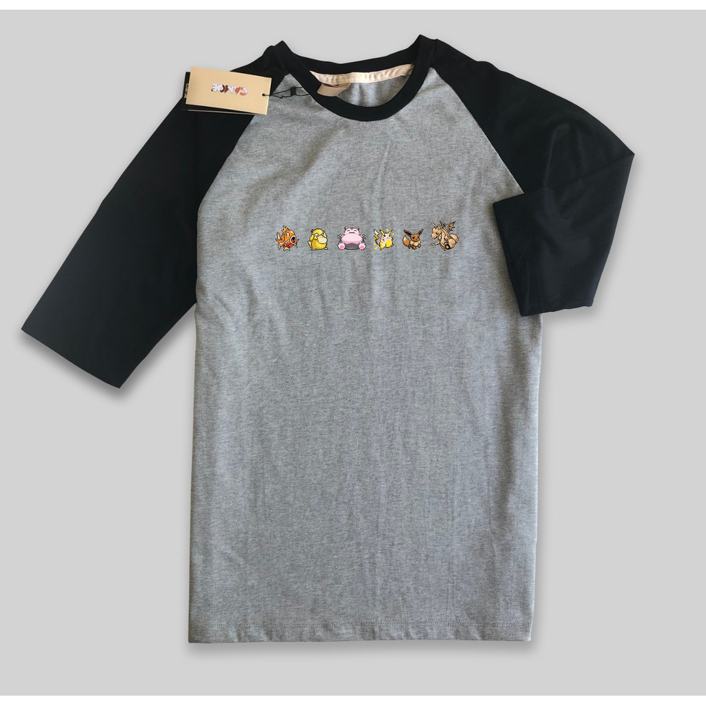 เสื้อยืด Raglan UT Pokemon Pixel Art Magikarp Psyduck Snorlax Pikachu Eevee Dragonite