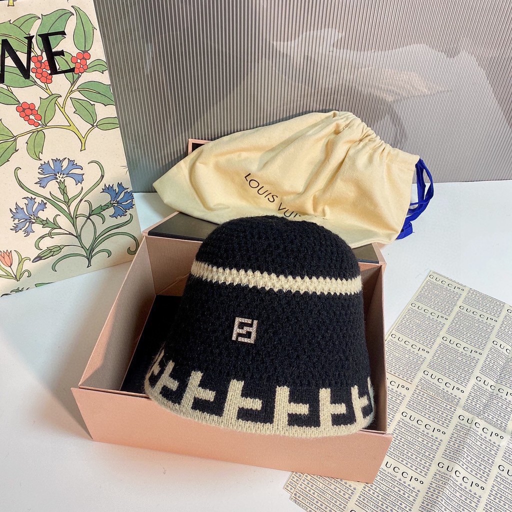 BALENCIAGA666 สีดําสีขาวคลาสสิก BB รูปแบบแฟชั่นเบสบอลหมวก 3381