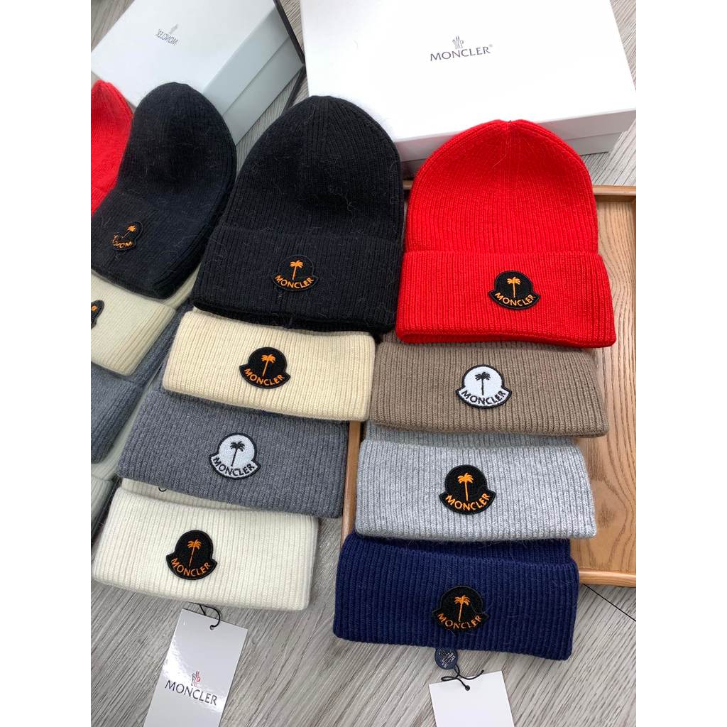 หมวกเบสบอล Maison Margiela แบบ retro number สีเบจ