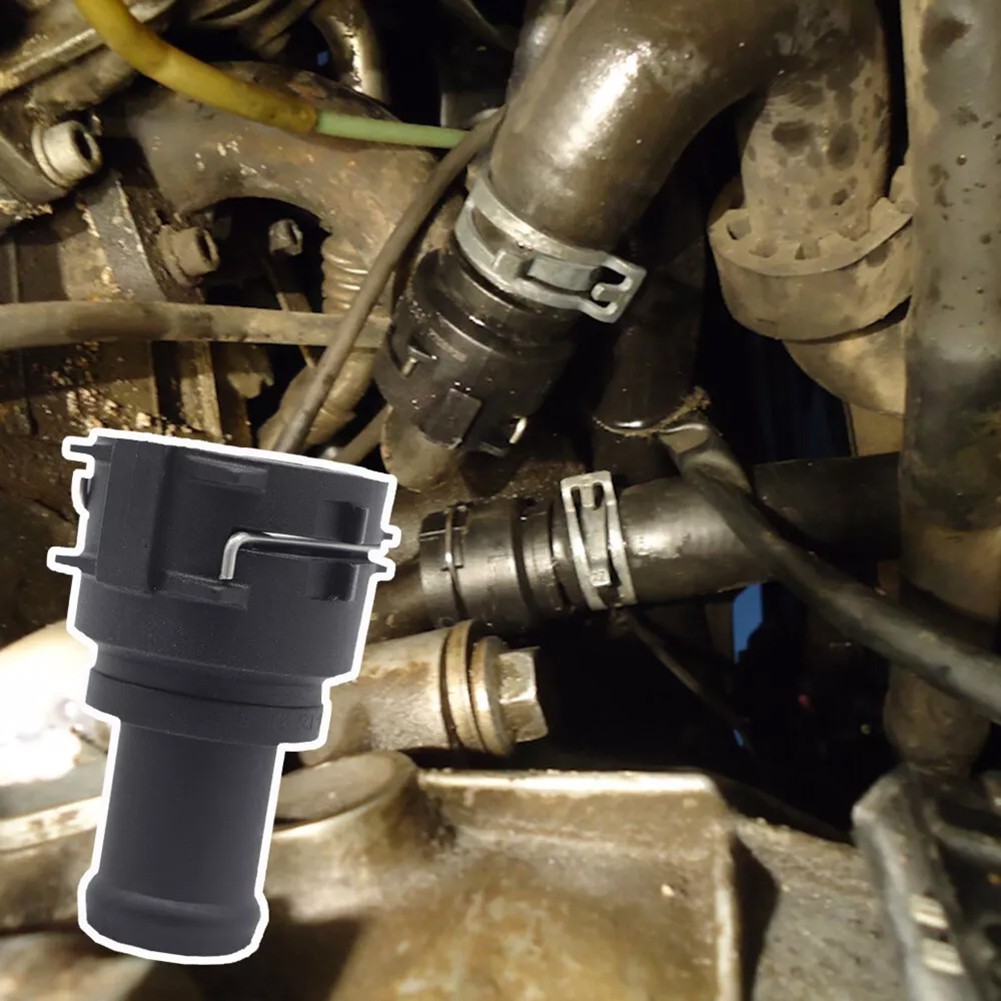 HE ใหม่Car เครื่องยนต์ Coolant หน้าแปลนหม้อน้ําท่อสําหรับกอล์ฟ MK4 สําหรับ A5 Q2 Q3 3B0122291บี