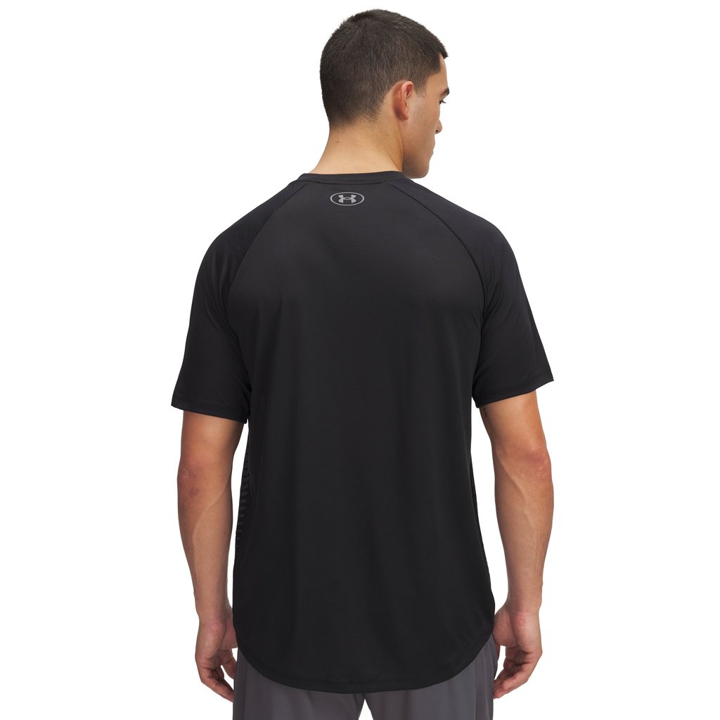 Under Armour เสื้อแขนสั้นสำหรับผู้ชาย UA Tech™ Fade — صورة 3