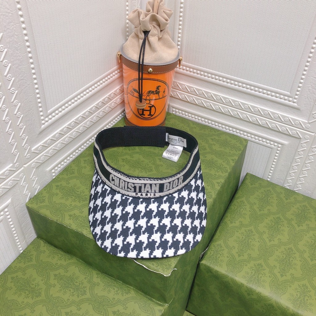 BALENCIAGA999 หมวกเบสบอลป้าย BB ปักลายย้อนยุคสีชมพู