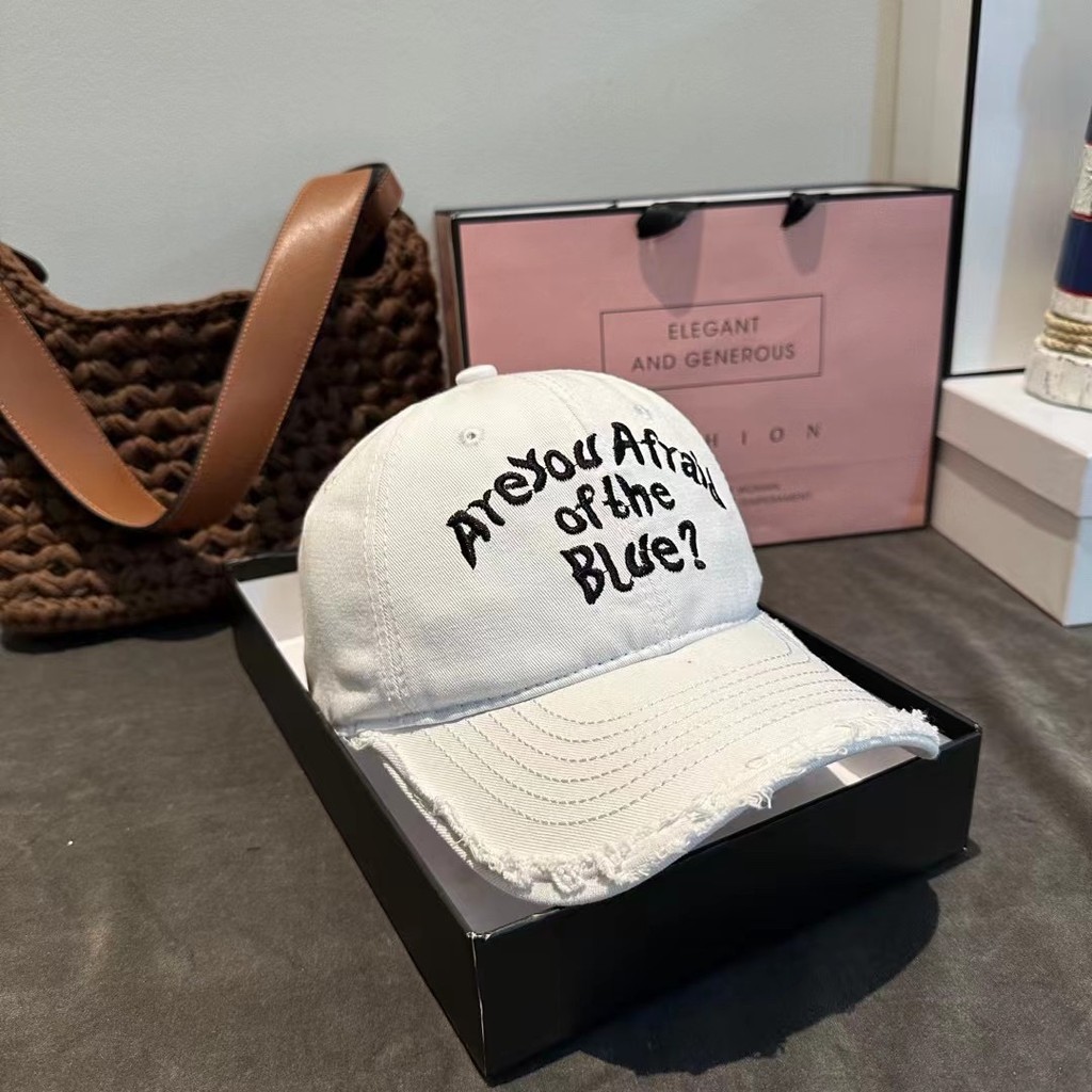 FENDI555 Black Classic FF Texture หมวกเบสบอลแฟชั่นยอดนิยม