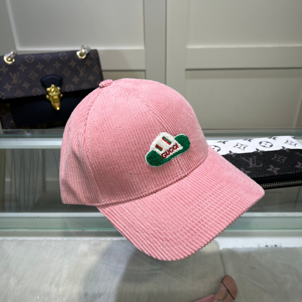 หมวกเบสบอลสีดําพิมพ์ลายกราฟฟิตี้ Balenciaga777