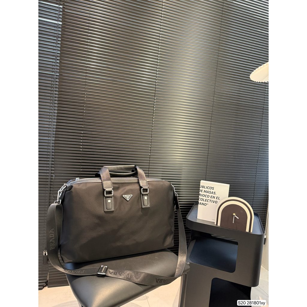 PRADA7569 Simple Business Grey Crossbody Bag 02