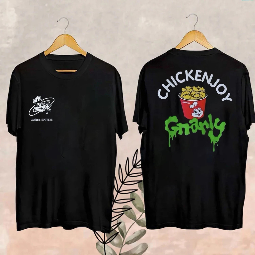 Hot Jollibee X Katseye Chickenjoy Gnarly 2025 เสื้อยืด Unisex Gildan