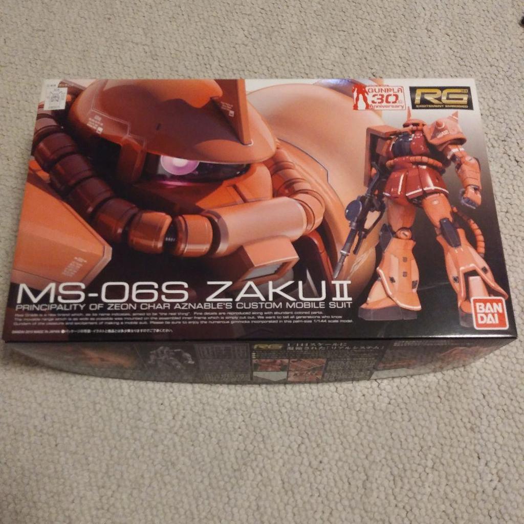 【Direct from Japan】RG MS-06S Zaku II Char's Custom 1/144【Japan Exclusive】
