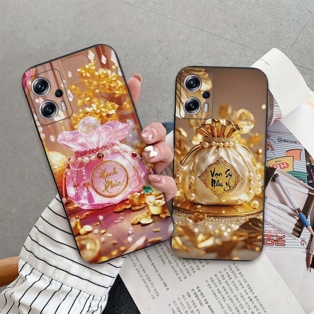 เคส Xiaomi Poco X4 GT / X4 Pro พร้อมกระเป๋านําโชค สันติภาพ ทุกอย่างไปดี โชคลาภ