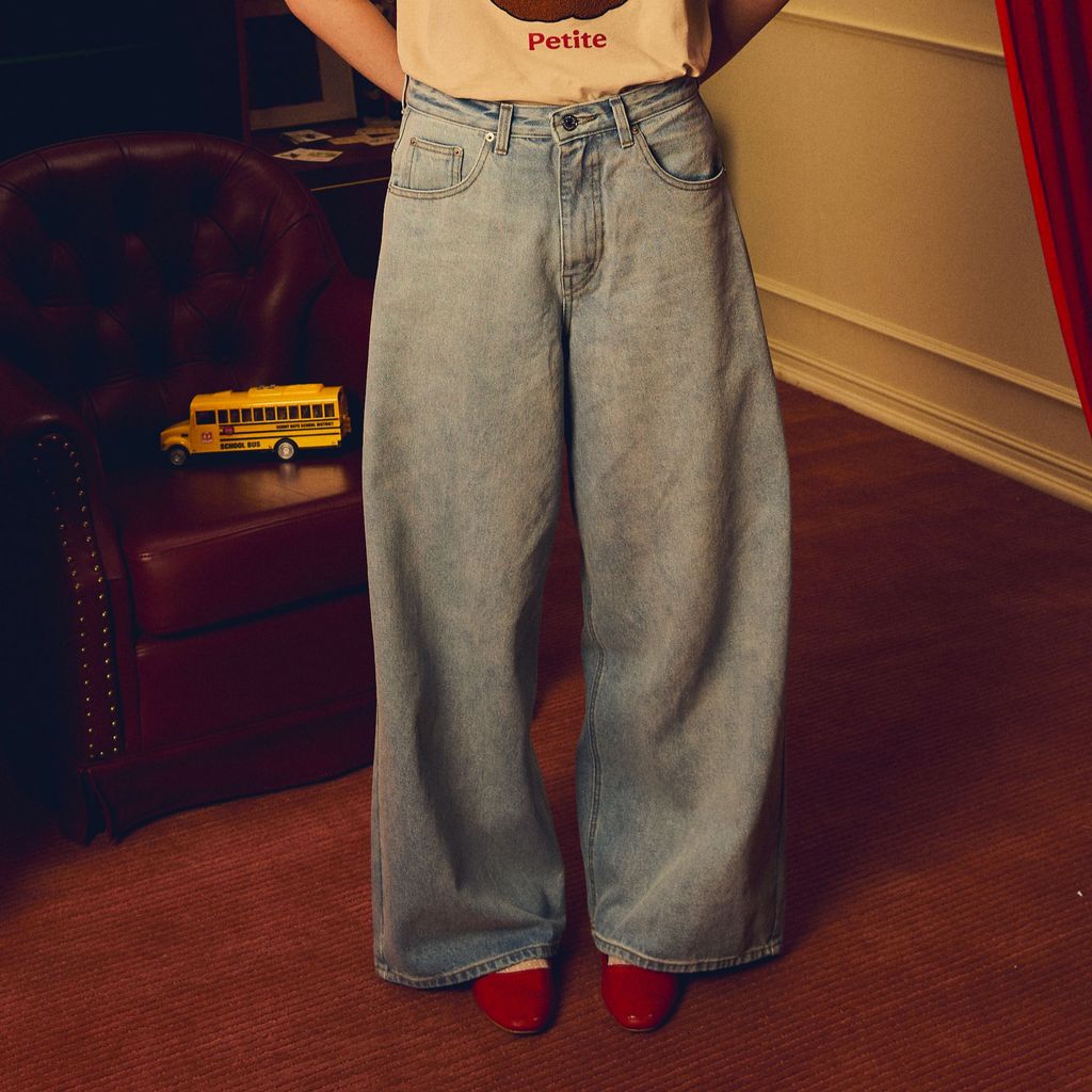 lookbookpetite jackie jeans (adult) light blue กางเกงยีนส์ผู้หญิง รุ่น แจ็คกี้ สี light blue ฟ้าอ่อน