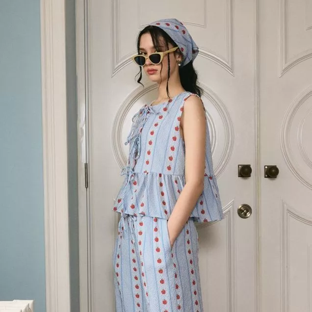 lookbookpetite rosie top (adult) blue pommette เสื้อผู้หญิงแขนกุดผูกโบว์ รุ่น rosie สี blue pommette