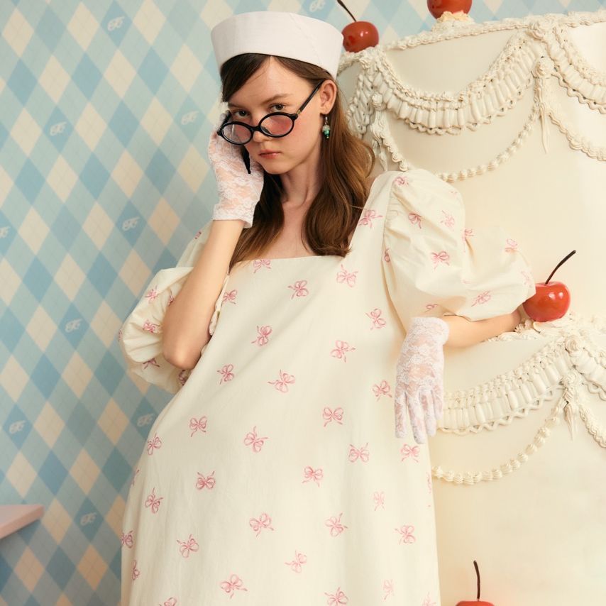 lookbookpetite baguette dress (adult) little pink bow เดรสยาวผู้หญิงแขนตุ๊กตา รุ่น baguette ลายโบว์ชมพู