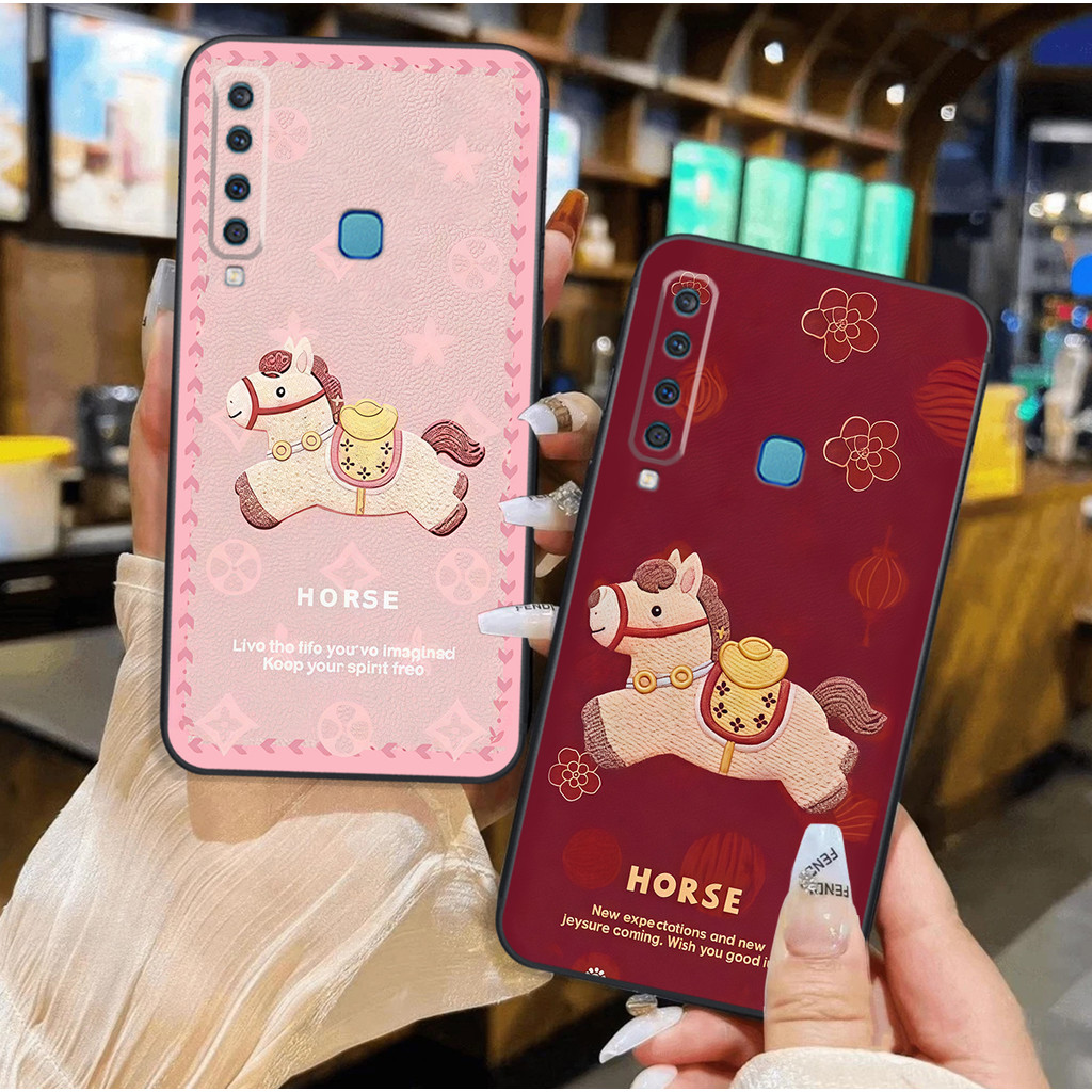 เคส Samsung A7 2018 / A9 2018 ลาย Lucky Tet Horse น่ารัก