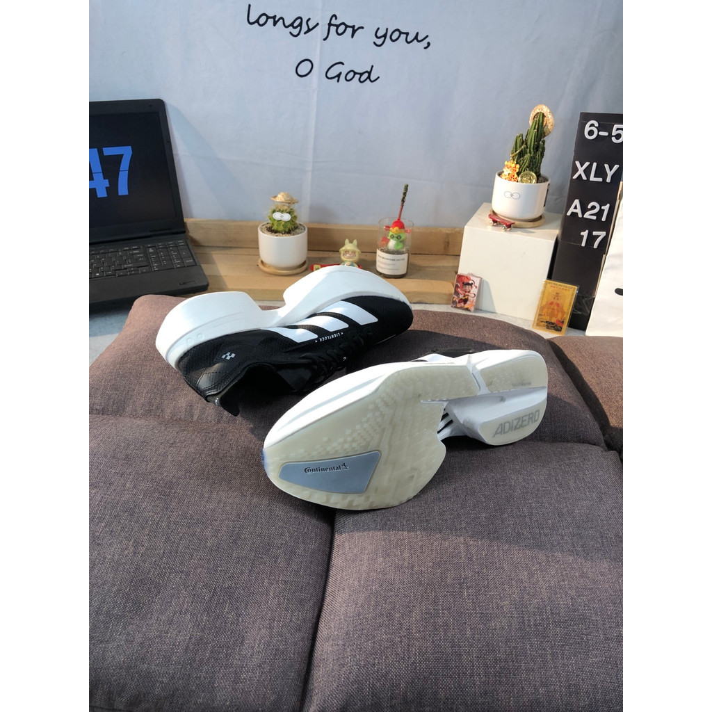 Marathon Flying Line Jacca รองเท้าวิ่งกีฬาลําลองระบายอากาศน้ําหนักเบา HQ7411