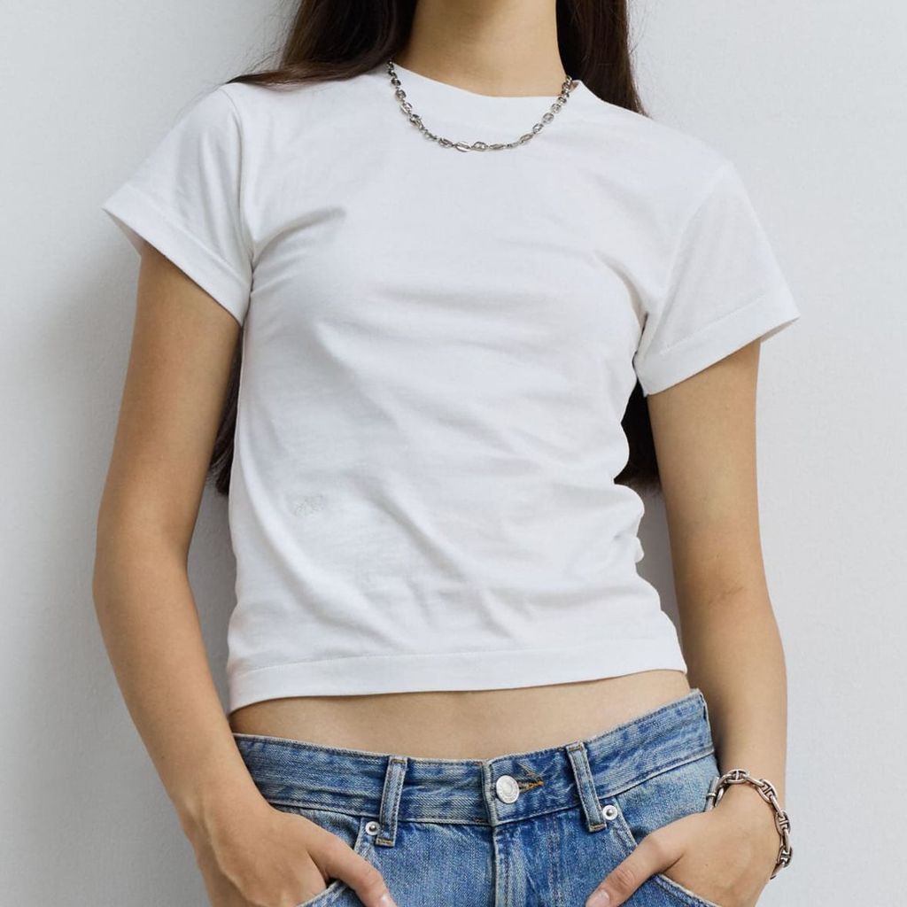 Girlfriend Comfort - Basic G.C.Tee - เสื้อยืดปักโลโก้ G.C. (มีให้เลือก 2 สี)