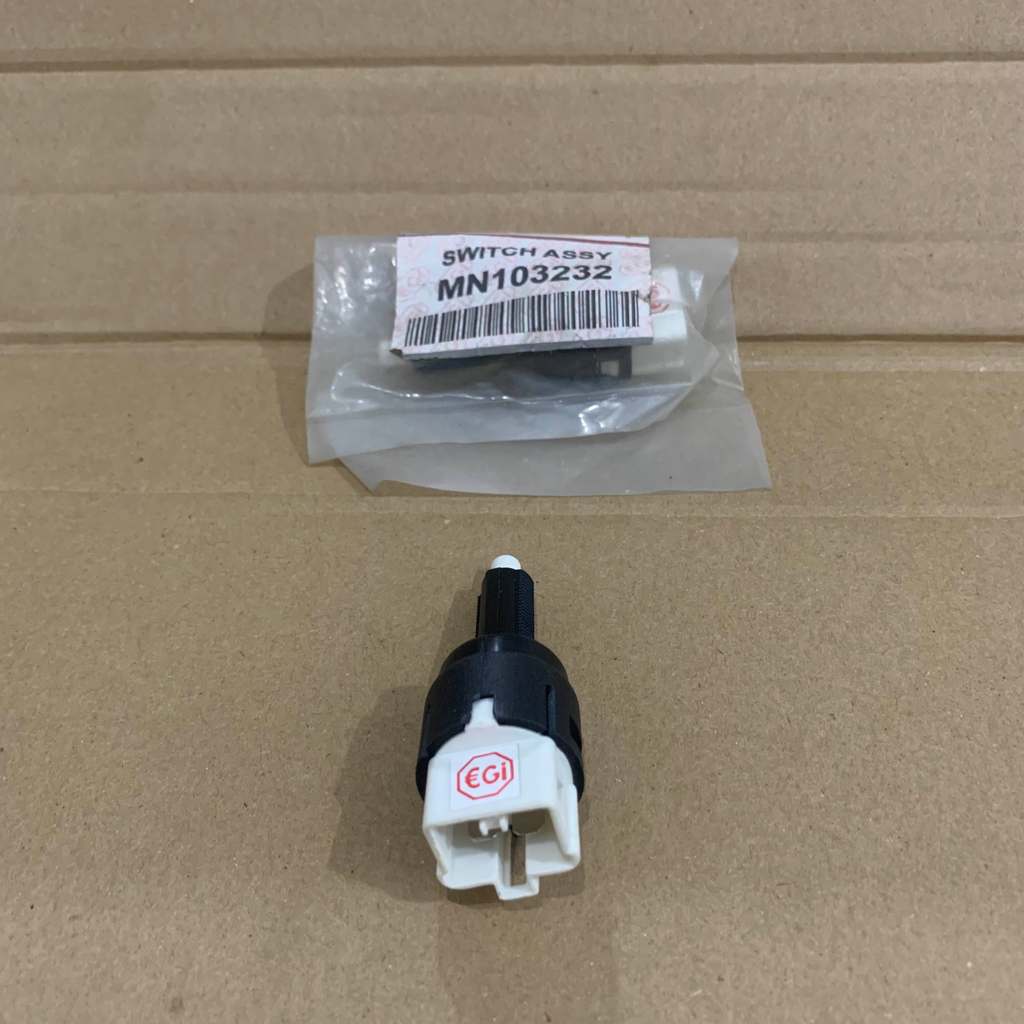 สวิตช์เบรก Mitsubishi L200 Triton MN103232