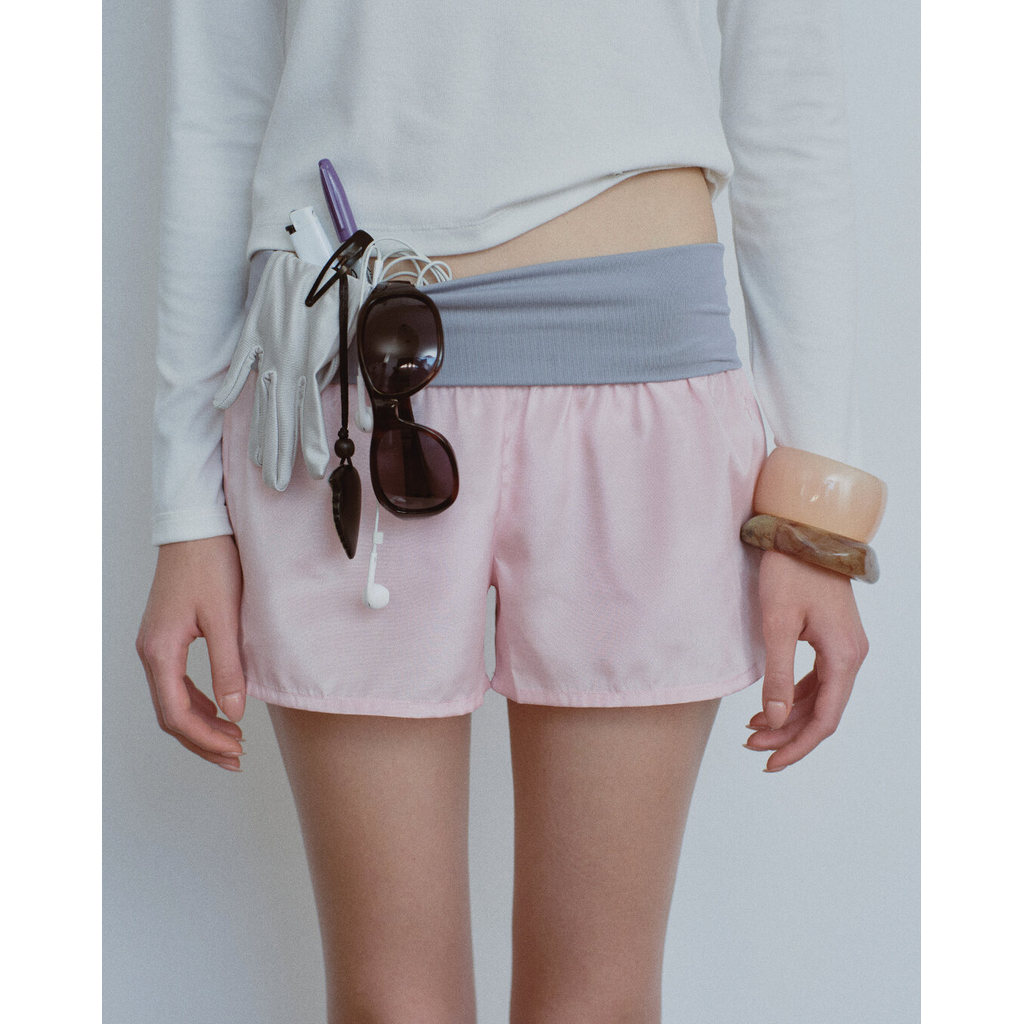 Girlfriend Comfort - Martine Silk Shorts - กางเกงขาสั้นพับขอบยางยืด (มีให้เลือก 3 สี)