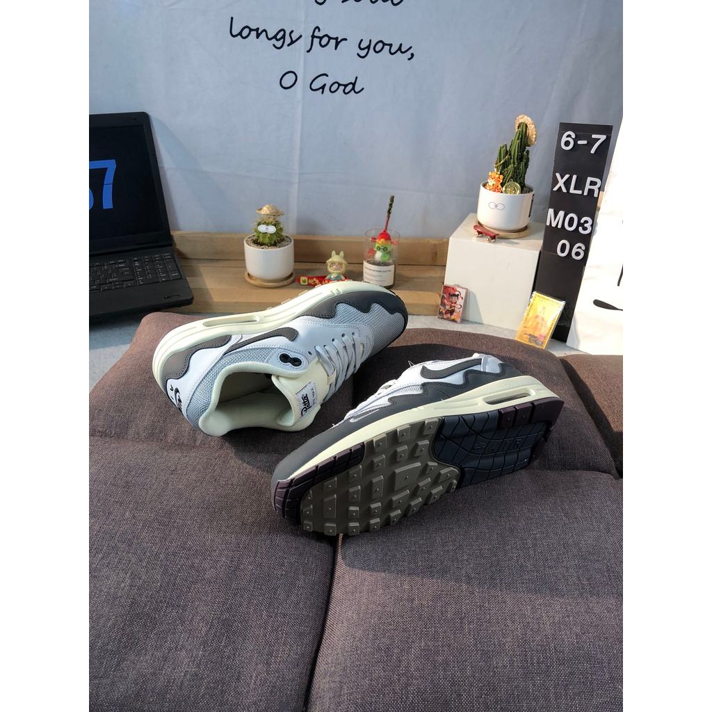 รองเท้าผ้าใบ DQ0299-100 กันกระแทก พัฟฟ์ลม สวมใส่สบายและทนทาน