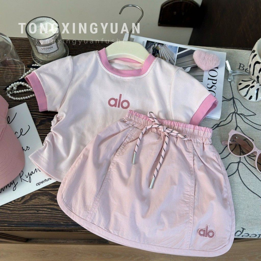 เวอร์ชั่นเกาหลีเสื้อผ้าเด็กสาวสไตล์ใหม่สีจับคู่จดหมายแขนสั้นเสื้อยืดเด็กสีชมพู กางเกงชั้นใน ชุดสองชิ้น