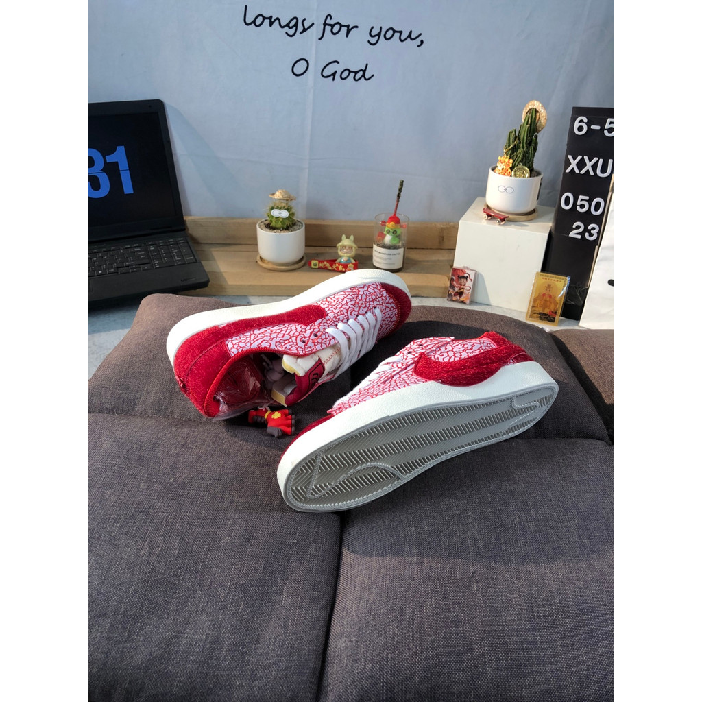 รองเท้าClassic Blazer อัพเกรด DQ1470-141