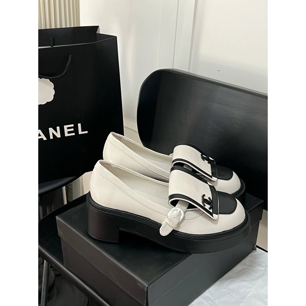 Chane * 24 สไตล์ใหม่สีดําสีขาว Panda Flip Loafers chanel Loafers Loafers Loafers chanel Loafers ผู้ห