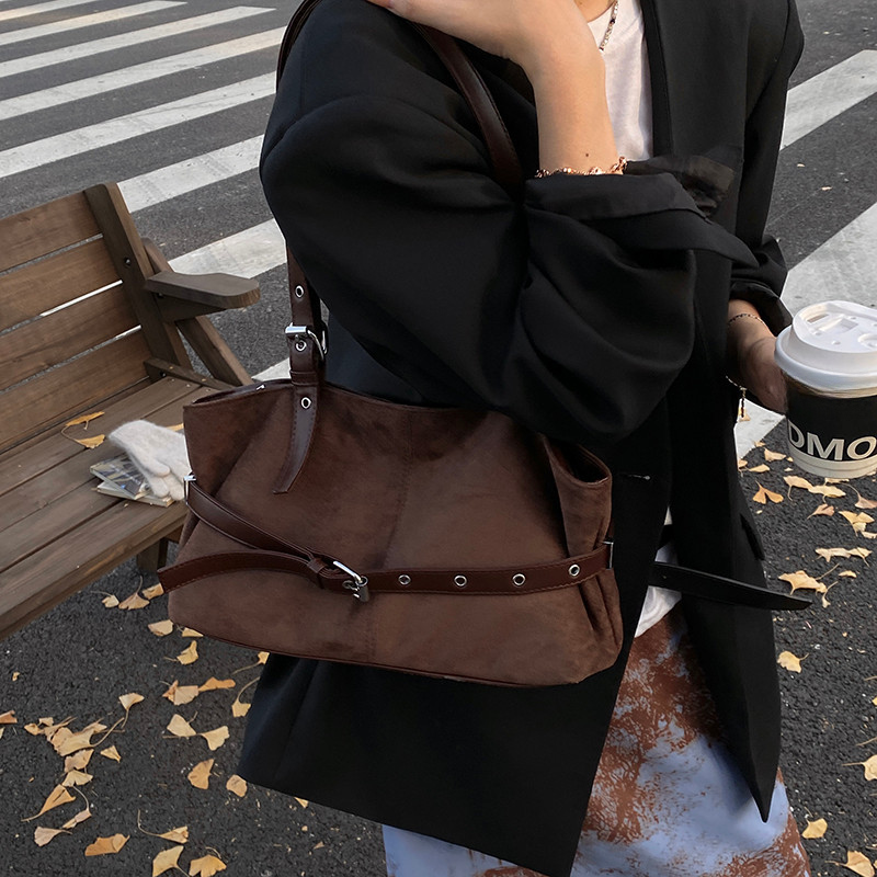 กระเป๋าสะพายข้างสำหรับเดินทางด้วยหนังนิ่ม .capacity ขนาดใหญ่