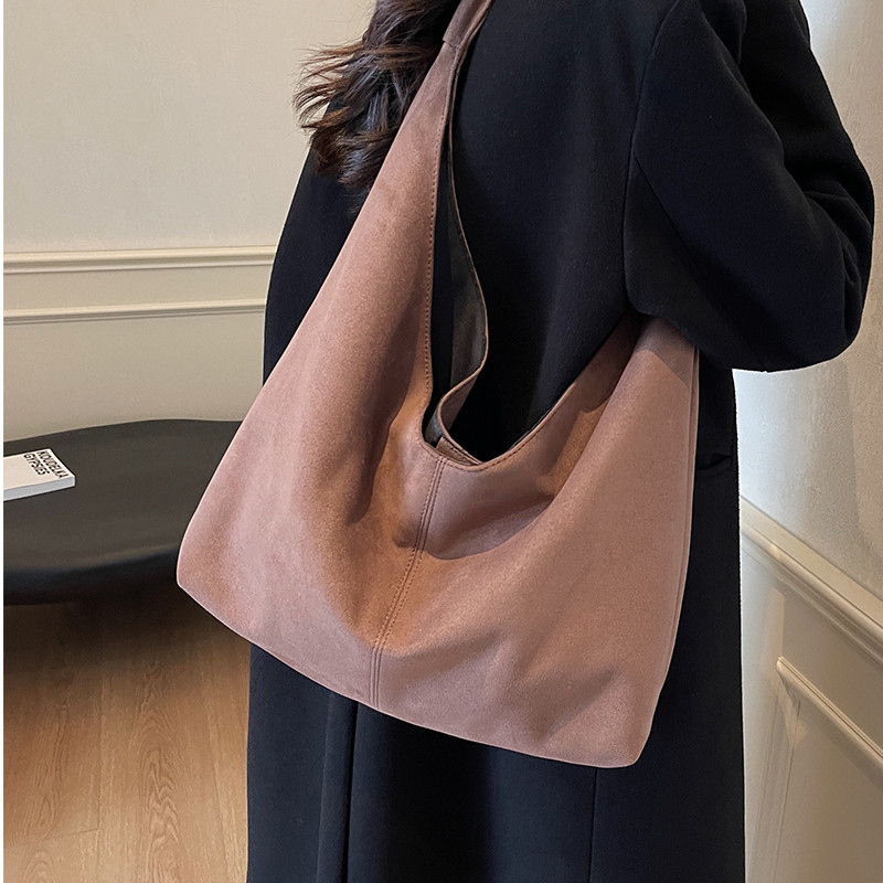 Melade กระเป๋าผู้หญิง 2025 ฤดูใบไม้ผลิฤดูร้อน Retro High-End Textured Suede กระเป๋าสะพายขนาดใหญ่ความจุ Tote Bag