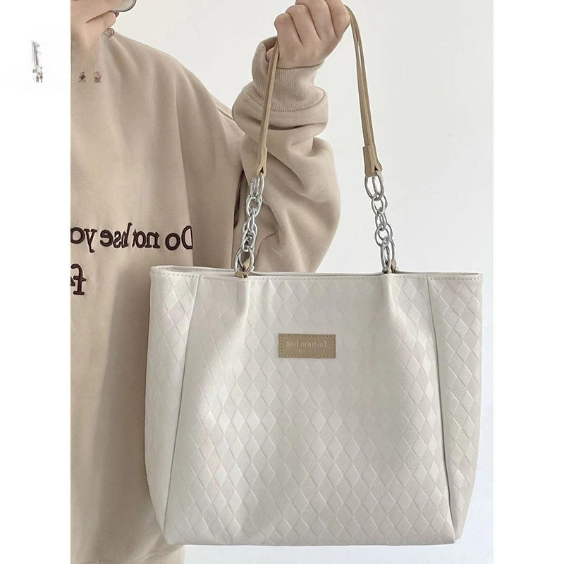 Boat Niche Underarm Bag Women 2023 สไตล์ใหม่แฟชั่นอินเทรนด์ Tote Bag All-Match ins กระเป๋าสะพายความจุขนาดใหญ่