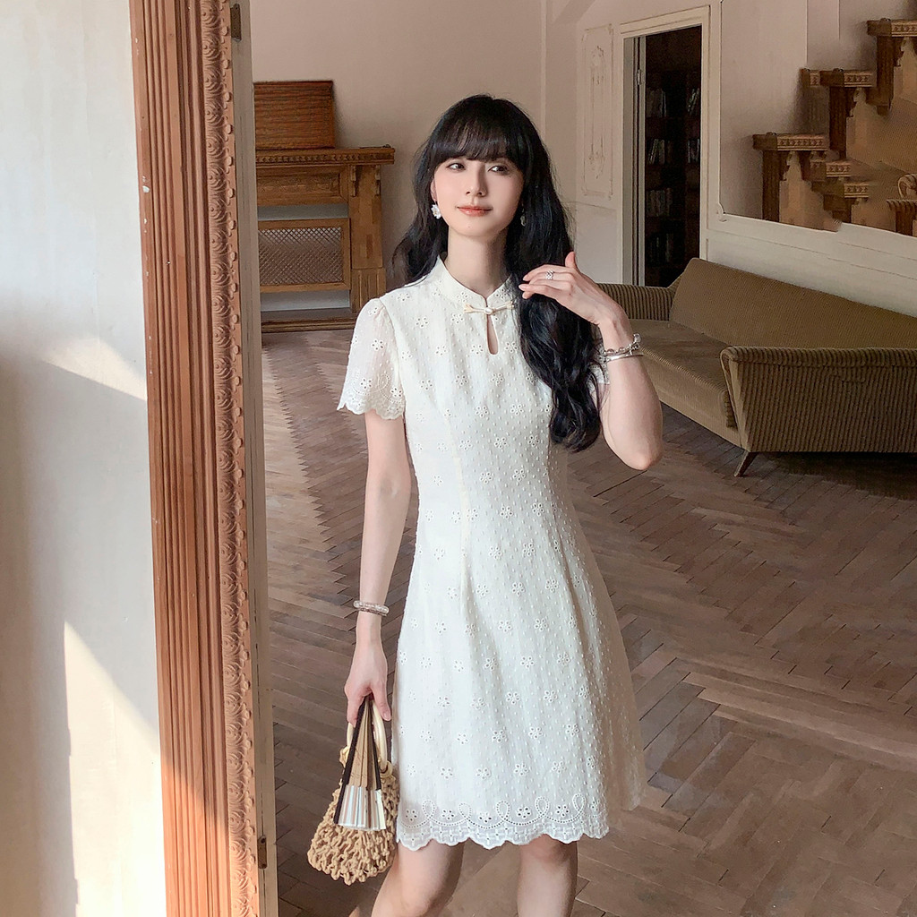 ชุดกี่เพ้าสไตล์จีนปักใหม่ TOWN33 พร้อมเข็มขัดและปก Z5M170