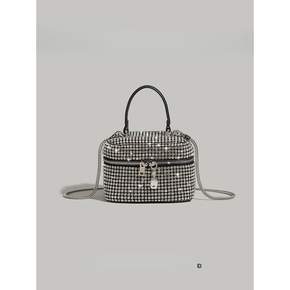 UR High-End Rhinestone กระเป๋าสี่เหลี่ยมเล็กหญิง 2025 ฤดูร้อนสไตล์ใหม่เพชรแบบพกพากล่องกระเป๋าแฟชั่นไหล่กระเป๋า Messenger