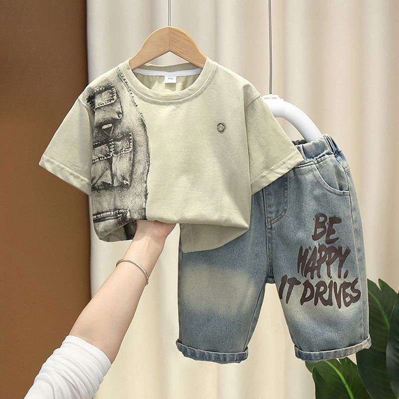 2025 ชุดเด็กชายฤดูร้อน Edgy สไตล์ชุดสองชิ้นแขนสั้นและกางเกงขาสั้นน้ําหนักเบา Bre