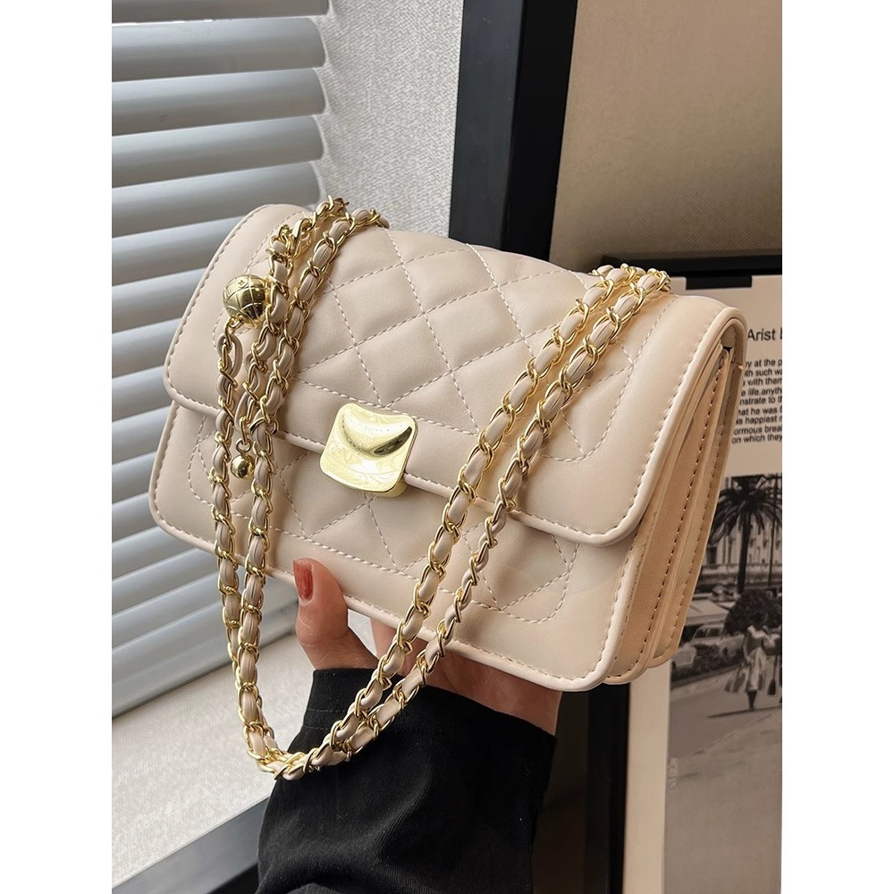 แบรนด์พรีเมียม กระเป๋าใบเล็กสตรี สไตล์โซ่เพชร ออกแบบใหม่สำหรับฤดูร้อน