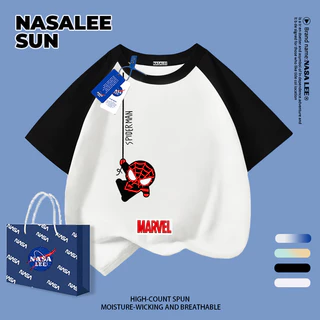 [กรุงเทพฯ จัดส่ง] เด็กผ้าฝ้ายสีฟ้าสีขาวลายเสื้อยืดการ์ตูนการออกแบบความรู้สึกเดอร์แมนสนุกพิมพ์ฤดูร้อนเสื้อผ้าระบายอากาศแขนสั้นเหมาะสําหรับ3-16ชายหญิง
